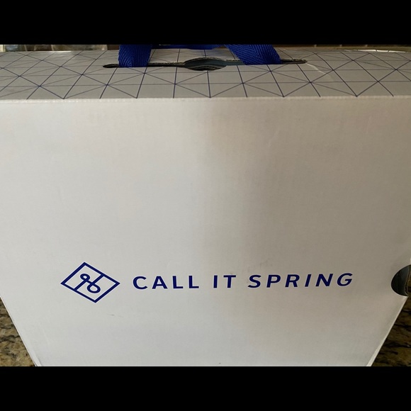 NWOT - Call It Spring - JOSSET - Gold Platforms - Picture 5 of 5